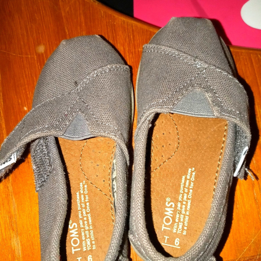 Toddler shoes worn twice